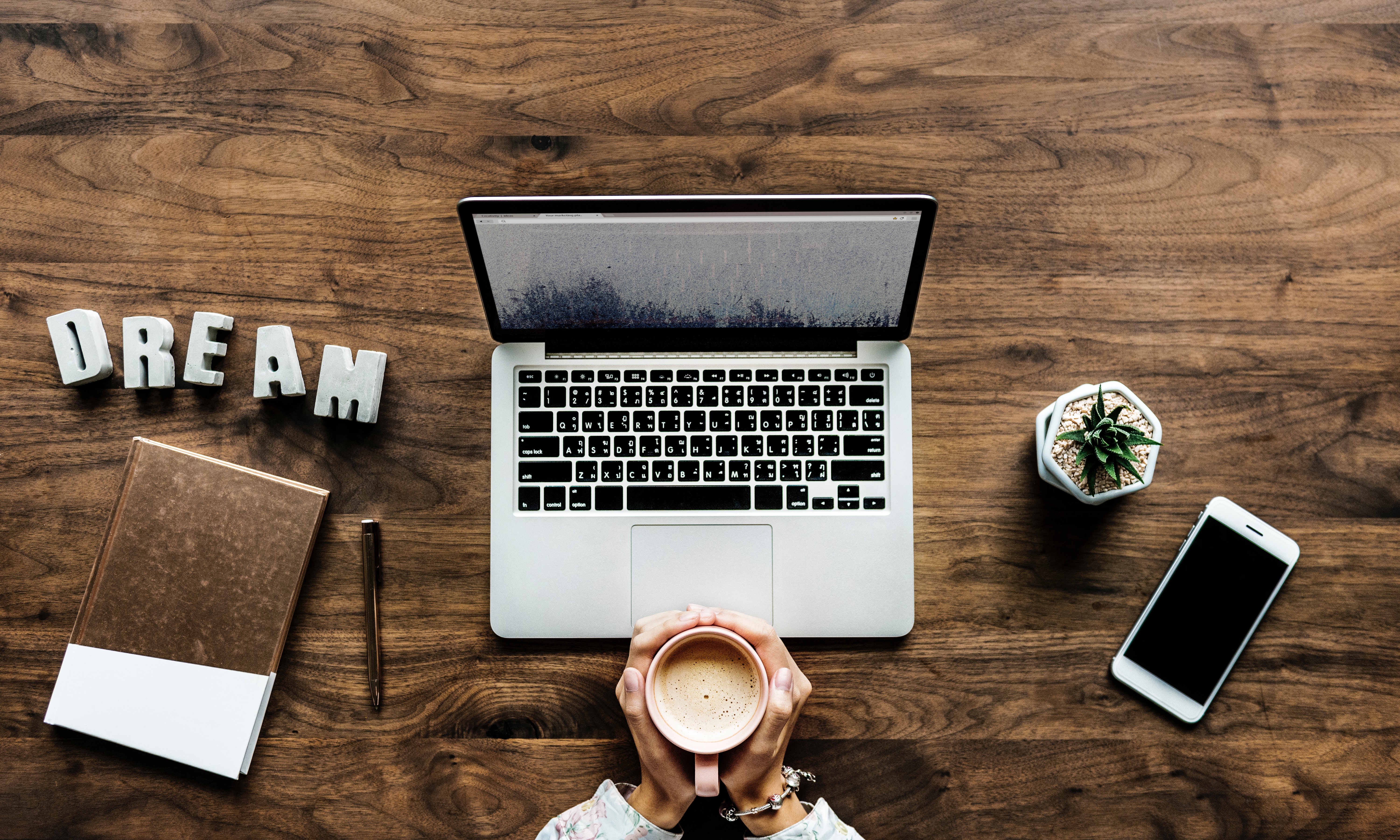 beverage-coffee-computer-877695.jpg