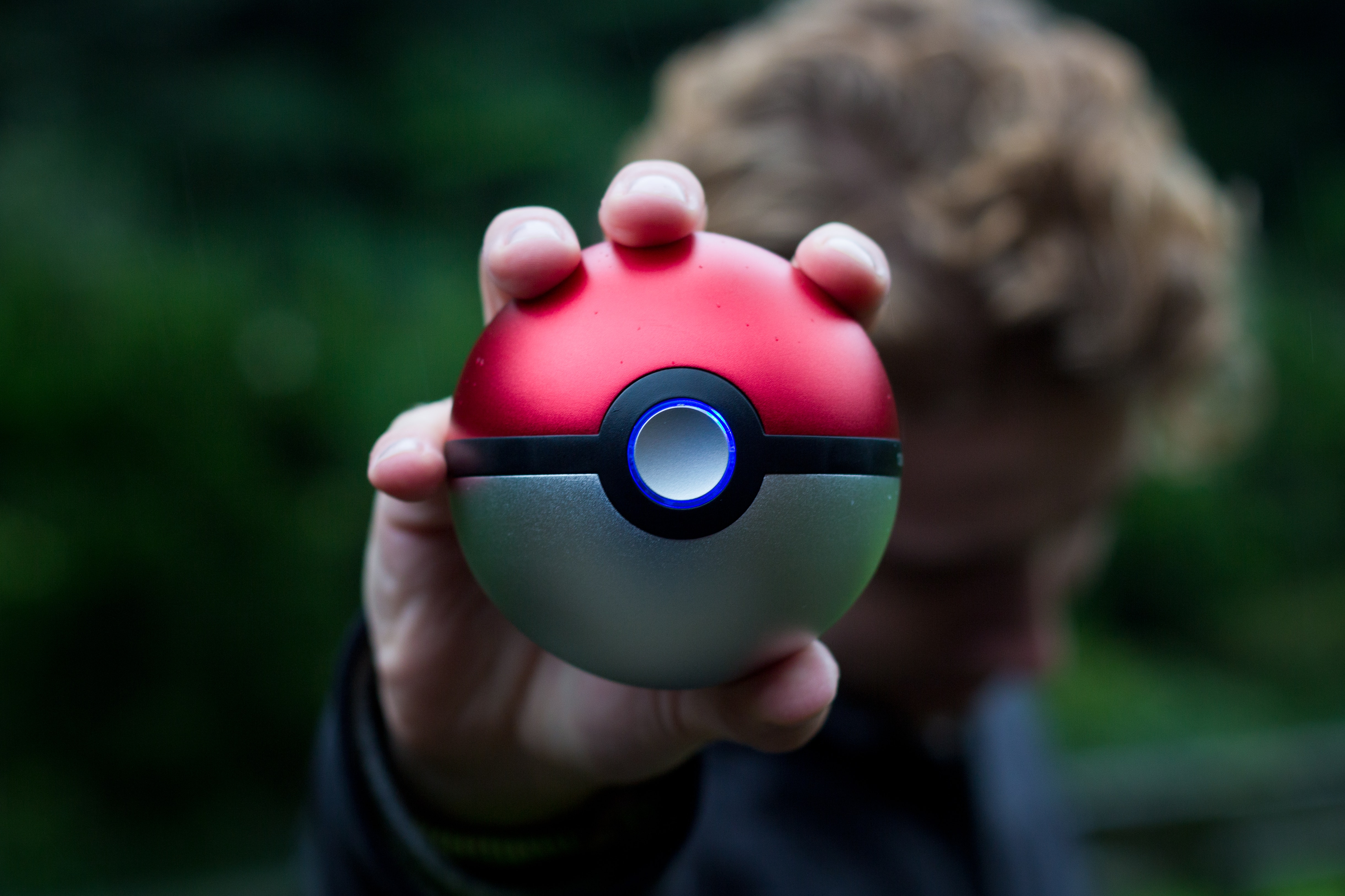 ball-holding-macro-1310847.jpg
